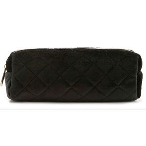 HP BNWT Quilted Velvet Pouch